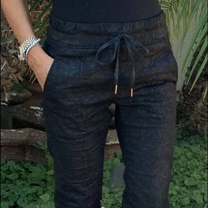 Bevy Flog Shely Black Snake Pants